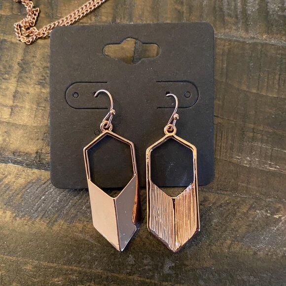 New Mint Mongoose Rose Gold Colored Necklace and Earring Set Green Stone - Picture 2 of 4